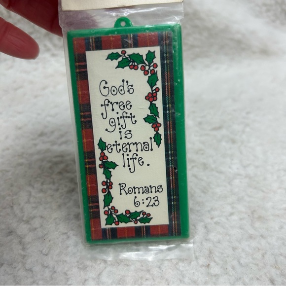 Praise Christmas Ornaments 3 plastic Jesus is the Reason 4" bag #1 - Picture 8 of 12